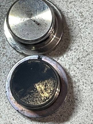 Downstream O2 plug on top
Upstream O2 plug on bottom