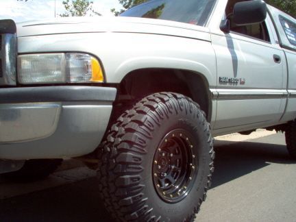 35's on 3" lift front