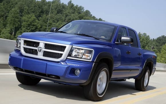 2008 Dodge Dakota front view