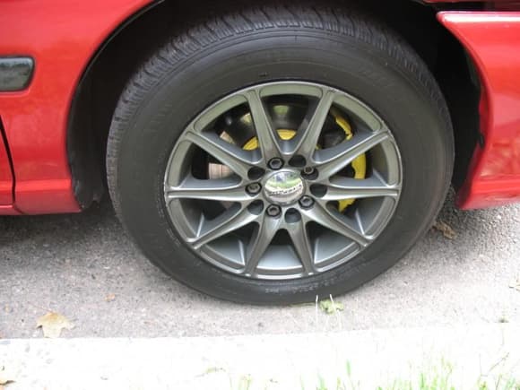 front rim, painted inside part of brake and calibers yellow