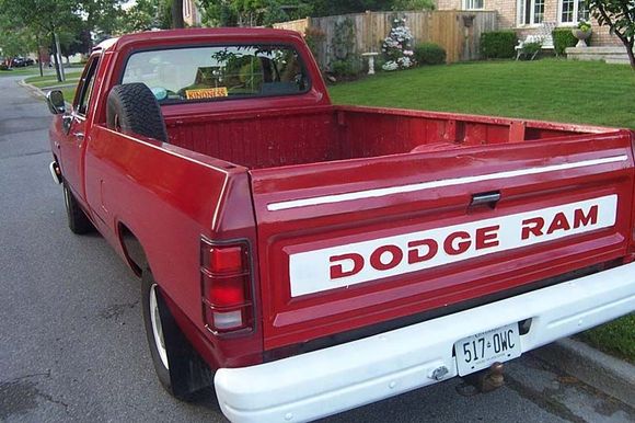 back

i rolled that tailgate with tremcald, wetsanded with 400, 1000, and finally 2000, buffed with polishing compound, and then waxed. not to bad for a couple afternoons.