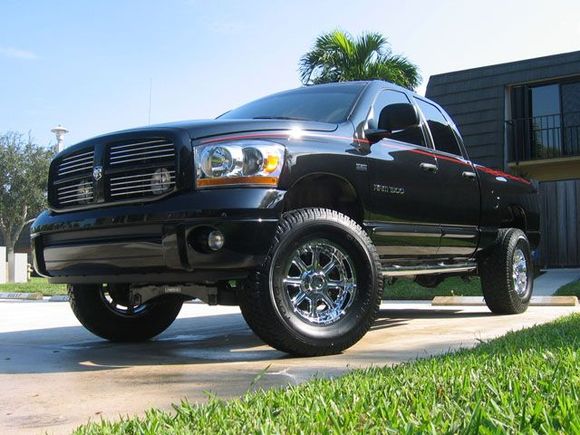 '06 Ram 1500 2wd - 6&quot; Fabtech lift - 325.65r18 Toyo A/T's - 18x9 Moto Metal 954's