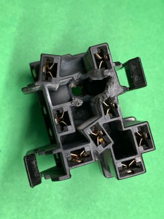 Overheated headlight switch harness plug side