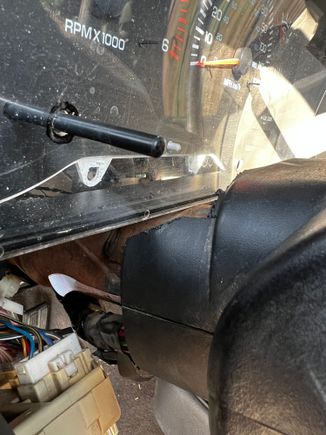 Instrumental Cluster Fitment on Steering Column