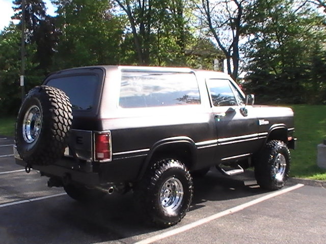 Magnum heads LA motor?  Dodge RamCharger Central