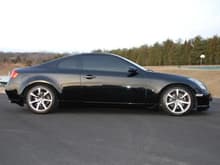 Right Side - Black G35 Coupe 6-Spd