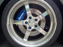 calipers painted blue using duplicolor $20 dollar kit
