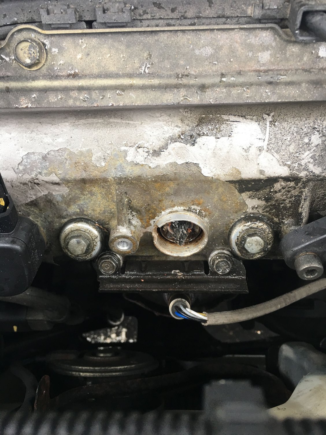 3.5 V6 broken ignition coil/ melted HondaTech Honda Forum Discussion