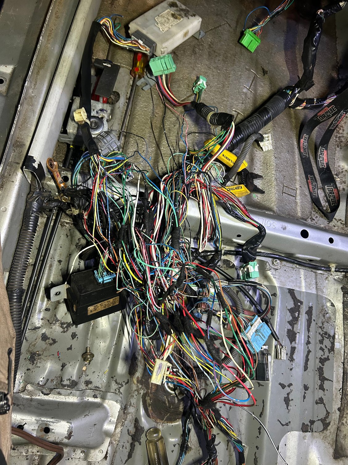 I was gone for a month and rats were able to make a nest in my cabin filter area. I deleted the ac/heater core cause it was shredded!! And disgusting. Well I was able to save some but I am having a hard time with these four grey wires. Not sure what goes to what?!