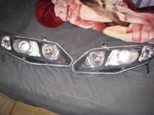 My headlight v2 (06-11 civic sedan)

colormodded tsx w/ clear lenses
mdx shroud
