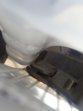 Tight fitment, had to trim radiator and bend radistor edge back.