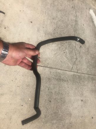 I can’t recall the name of this hose it connects to the side of the intake manifold. 