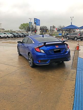 Here's a pic of the Si from when it had its oil change a couple of days ago.