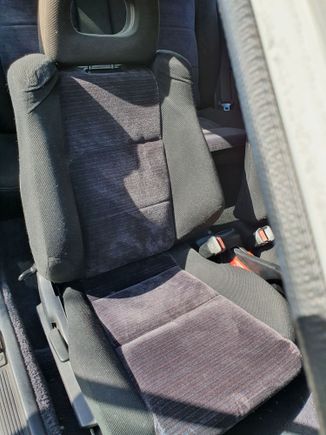 always had seatcovers on the front seats, for protection, but removed for the photos