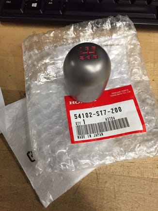 luckily Ryan and AFHParts hooked this up, it was the last one in stock ever thank you sir!!! this shift knob was only available on JDM cars and US ITR not CDM ITR.
