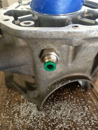 Bulkhead push-to-lock fitting.