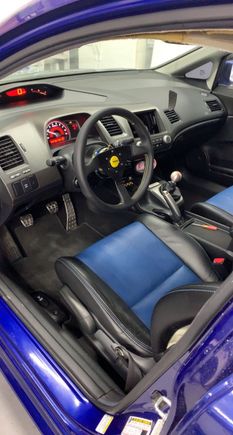 Custom Leather Interior
MOMO Monte Carlo
Type R shift knob
AEM TruBoost
AEM Wideband