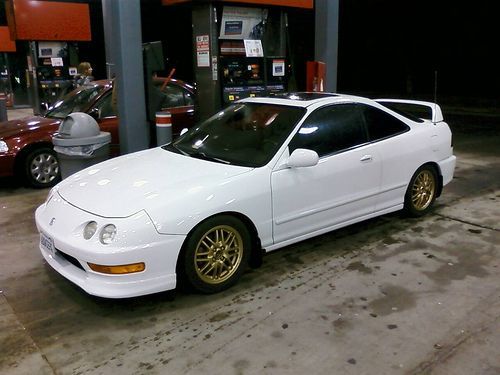 gold on white