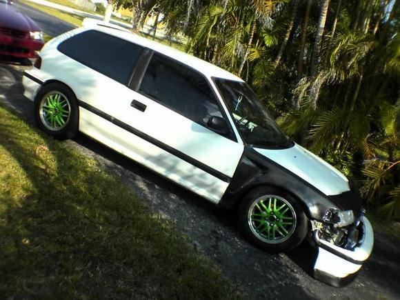 another view of the green wheels and handmade c/f fenders