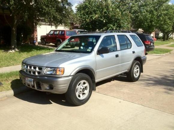 2001 Isuzu Rodeo. V6, 3.2 DOHC 24 Valve.

All stock
