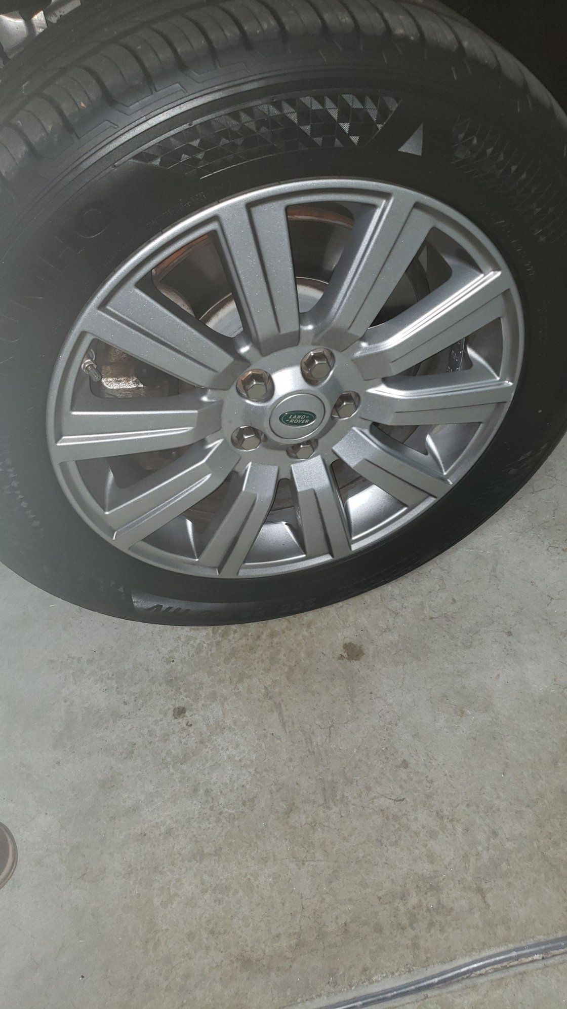 Wheels and Tires/Axles - For Sale: set of 5 brand new Kumho tires and OE rims for LR3 / LR4 - New - 2004 to 2016 Land Rover LR4 - San Diego, CA 92150, United States