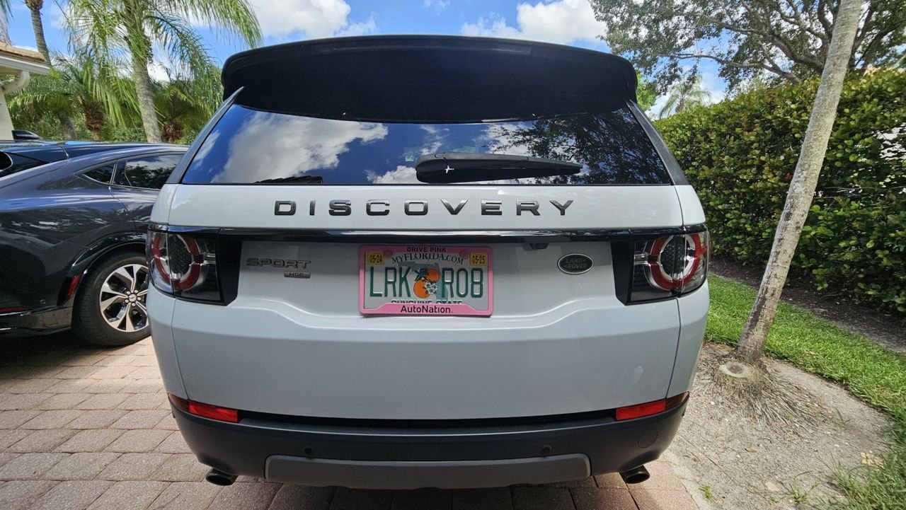 2019 Land Rover Discovery Sport - Land Rover Discovery Sport HSE 49000 miles - Used - VIN SALCR2FX9KH807004 - 49,100 Miles - 2 cyl - 4WD - Automatic - SUV - White - Royal Palm Beach, FL 33411, United States