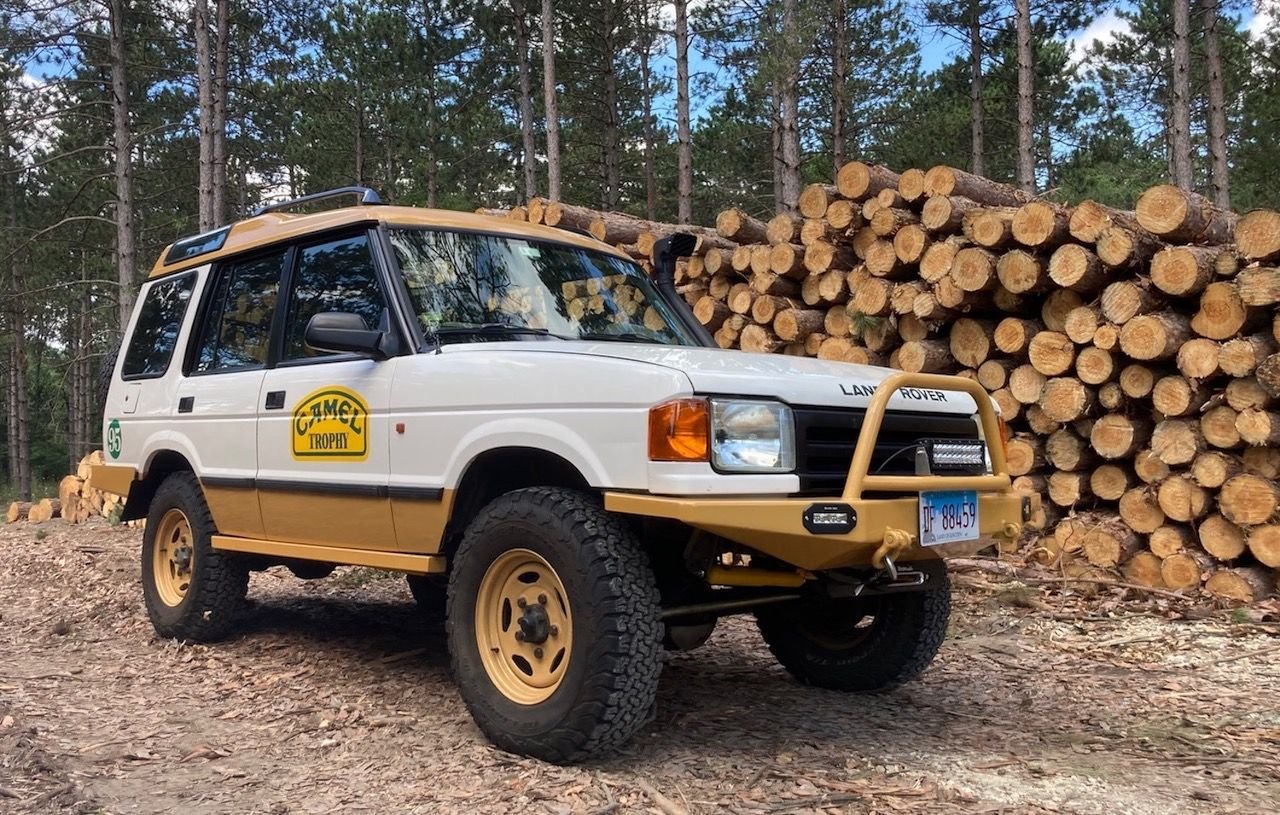 1995 Land Rover Discovery - 1995 Discovery 5-SPEED on Bring a Trailer ending 2/25 - Used - VIN SALJN1285SA140713 - 8 cyl - 4WD - Manual - SUV - White - Highland Park, IL 60035, United States