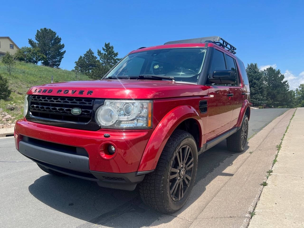 2013 Land Rover LR4 - Beautiful 2013 LR4 Firenze Red - Used - VIN SALAG2D41DA694618 - 8 cyl - 4WD - Automatic - SUV - Red - Colorado Springs, CO 80919, United States