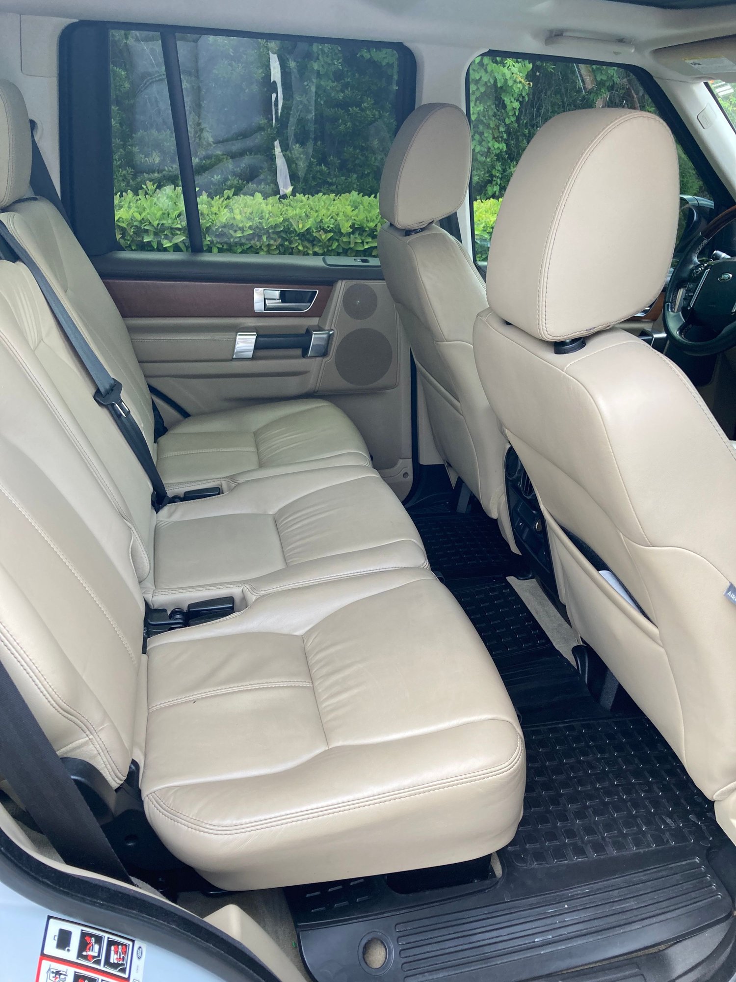 2016 Land Rover LR4 - 2016 Land Rover LR4 Landmark Edition - Used - VIN Salak2v64ga841582 - 72,834 Miles - 8 cyl - 4WD - Automatic - SUV - White - Jacksonville, FL 32224, United States