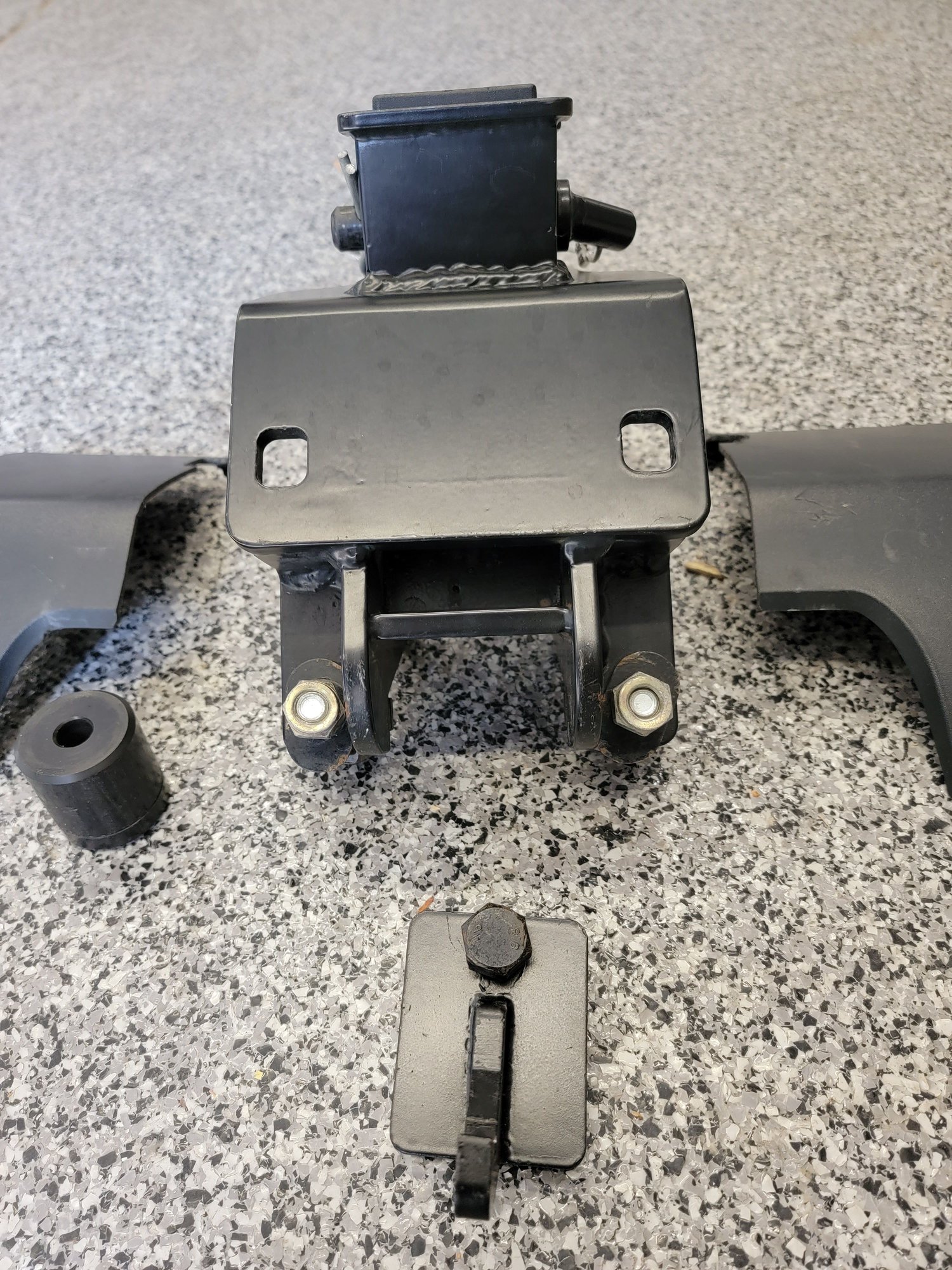 Miscellaneous - Rhino ox hitch for land rover LR3 LR4 RRS discovery - Used - 2010 to 2016 Land Rover LR4 - 2005 to 2009 Land Rover LR3 - 2010 to 2015 Land Rover Range Rover Sport - Saratoga Springs, UT 84045, United States