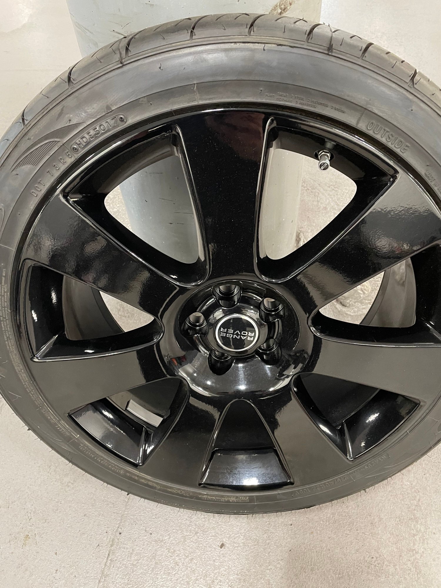 Wheels and Tires/Axles - 22inch autobiography wheels - Used - 2013 to 2016 Land Rover Range Rover - Carlsbad, CA 92008, United States