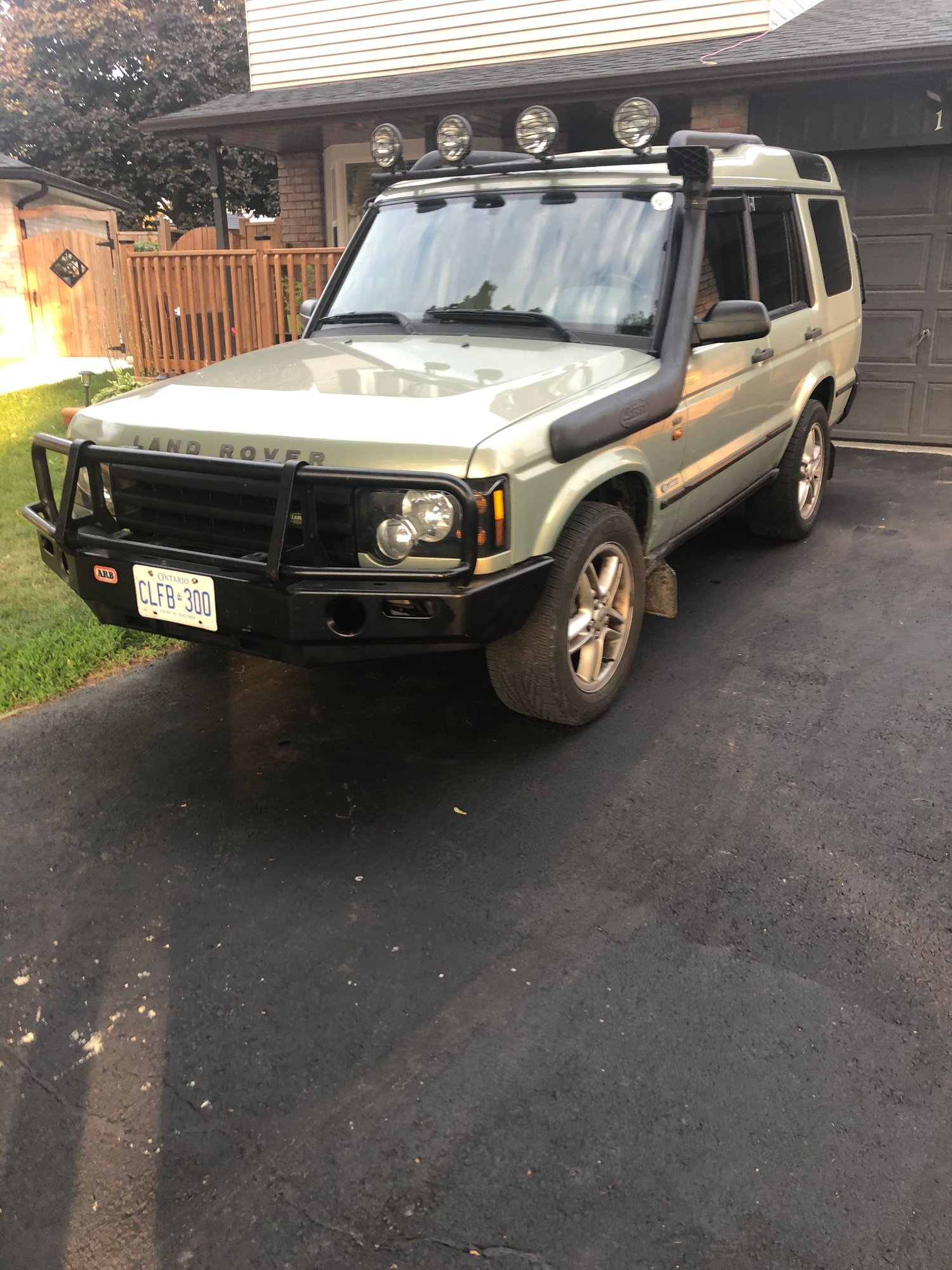 2004 Land Rover Discovery - 2004 discovery - Used - VIN SALTW19404A842448 - 71,000 Miles - 8 cyl - 4WD - Automatic - SUV - Other - Cambridge, ON N1R7J7, Canada