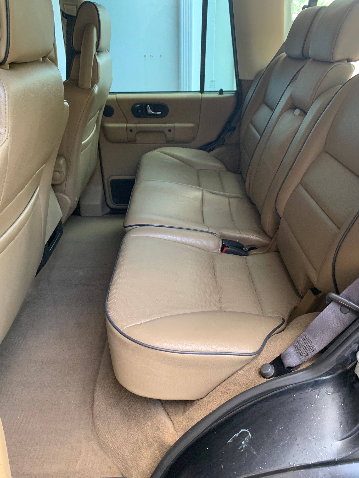 2000 Land Rover Discovery - 2000 Land Rover Discovery II - Used - VIN SALTY1240YAX73790 - 168,332 Miles - 8 cyl - AWD - Automatic - SUV - Gray - Bristol, TN 37620, United States