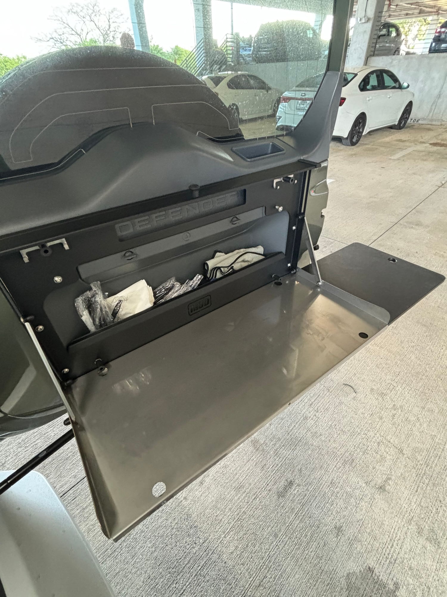Accessories - Mud Rear Table & Cargo LED Light (Almost New) - Used - -1 to 2025  All Models - All Years  All Models - Pompano Beach, FL 33062, United States