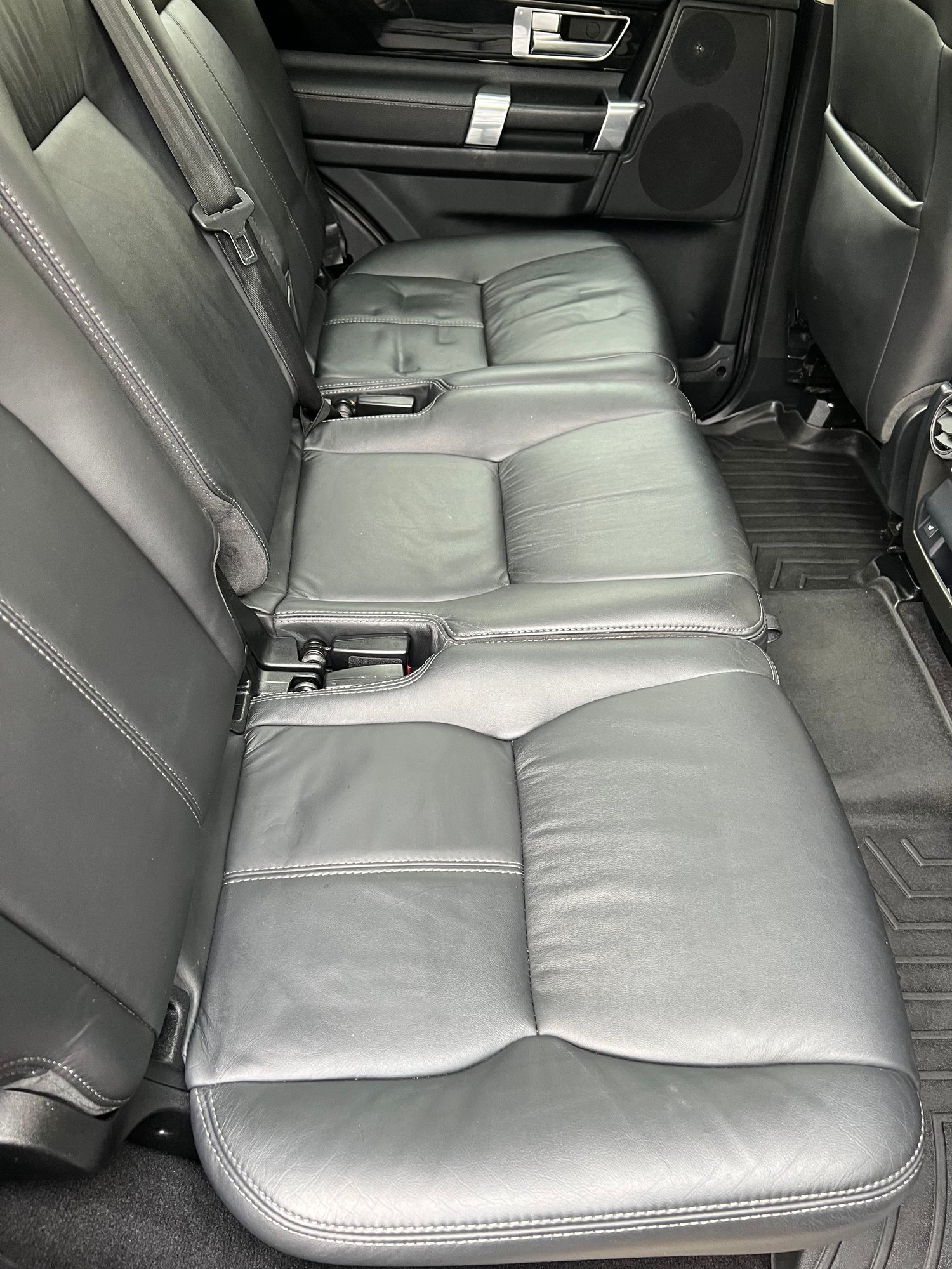 2012 Land Rover LR4 - 2012 Land Rover LR4 HSE - Used - VIN SALAK2D49CA646698 - 83,133 Miles - 8 cyl - AWD - Automatic - White - Jersey City, NJ 07302, United States