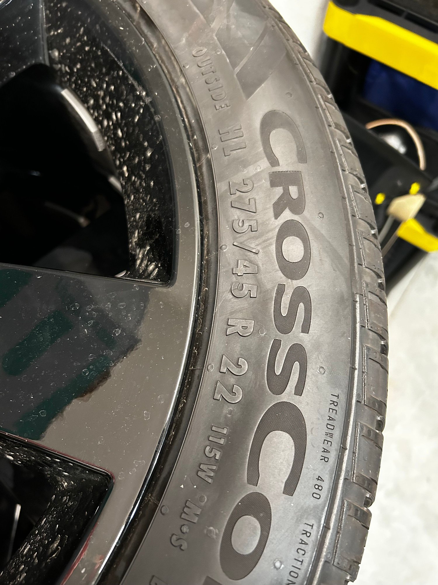 Wheels and Tires/Axles - 22" Style 5098, Gloss Black wheels (total of 5) - Used - 2020 to 2026 Land Rover Defender 110 - Mountain View, CA 94043, United States