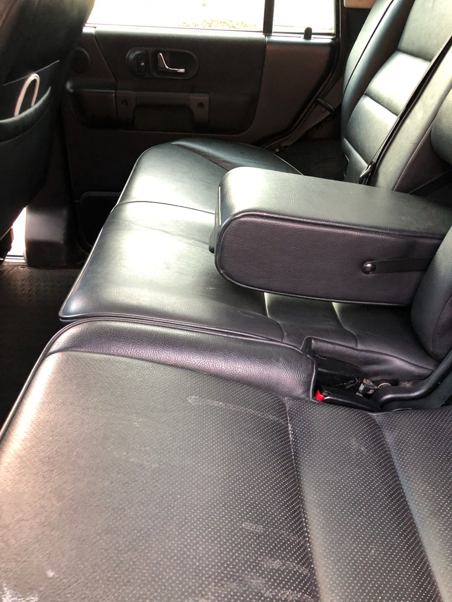 2004 Land Rover Discovery - 2004 Land Rover Discovery SE - 155k Miles - Used - VIN SALTY19404A862421 - 155,073 Miles - 8 cyl - AWD - Automatic - SUV - Gray - Granbury, TX 76049, United States