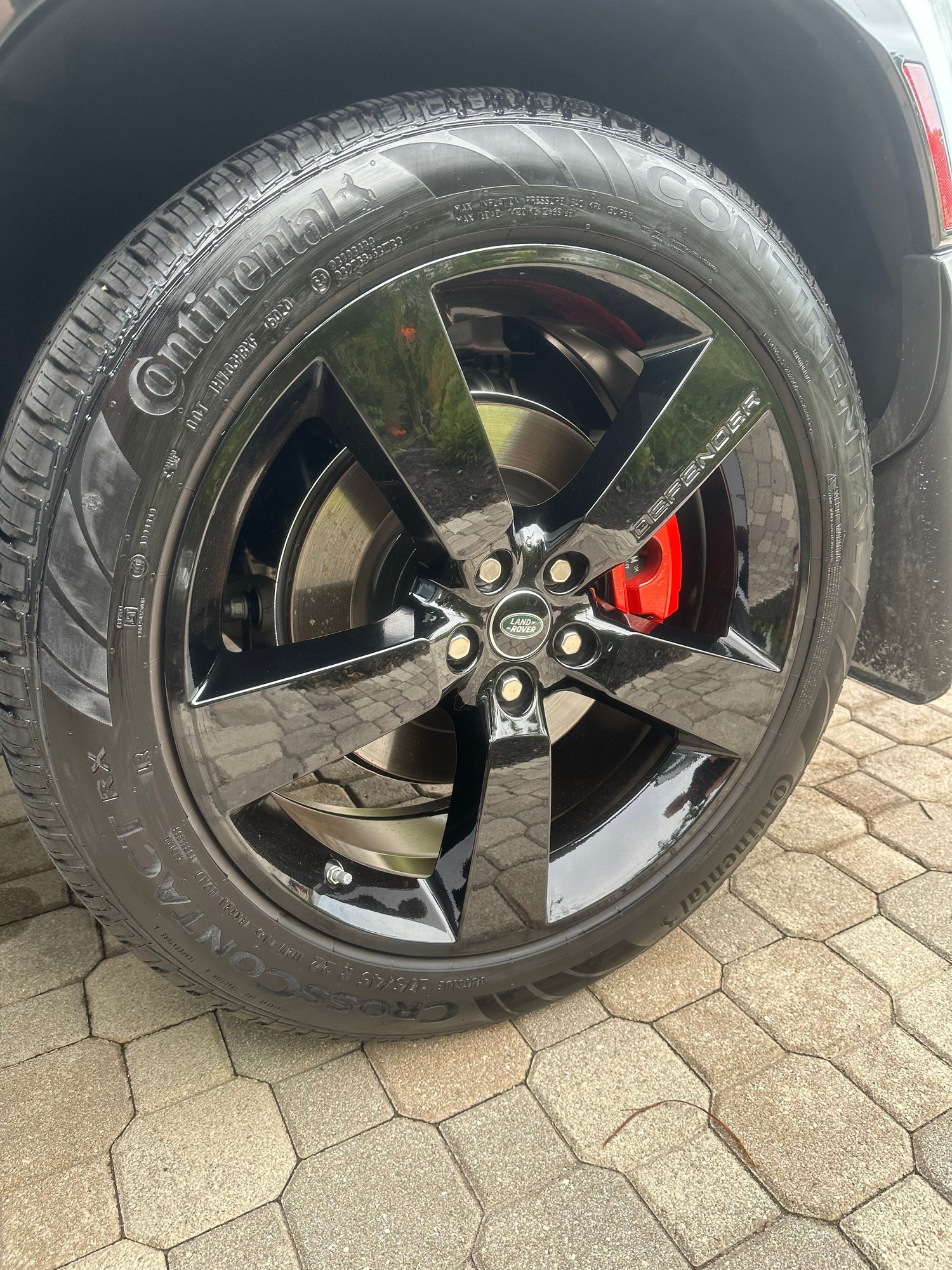 2021 Land Rover Defender - 2021 Defender 90X - Very low miles - Immaculate - Used - VIN SALEX6RU4M2052227 - 5,300 Miles - 6 cyl - SUV - Silver - Pompano Beach, FL 33062, United States