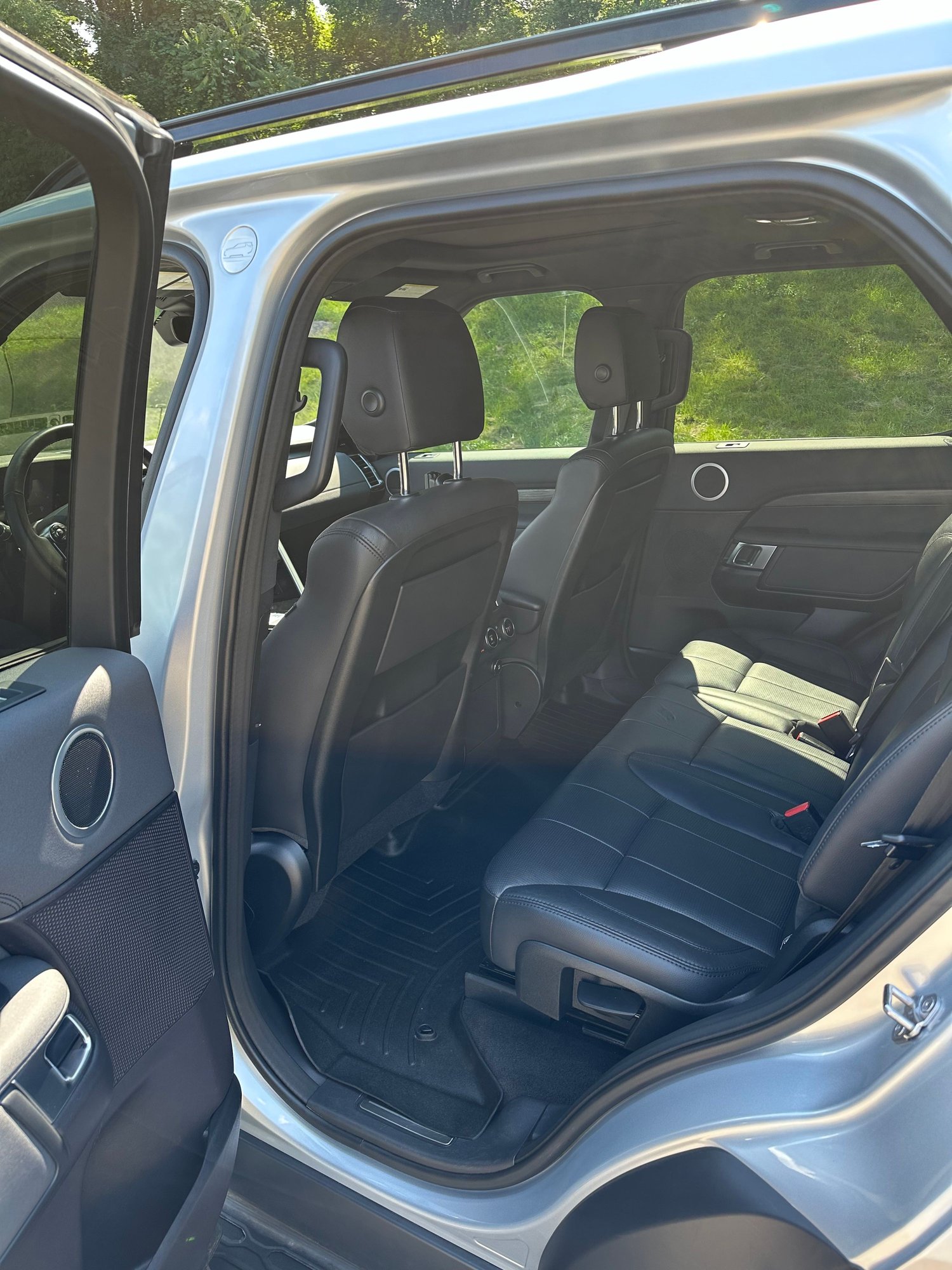 2018 Land Rover Discovery - Immaculate 2018 Discovery 5 HSE TD6! - Used - VIN SALGV2RE6JA514370 - 36,600 Miles - 6 cyl - 4WD - Automatic - SUV - Silver - West Point, NY 10996, United States