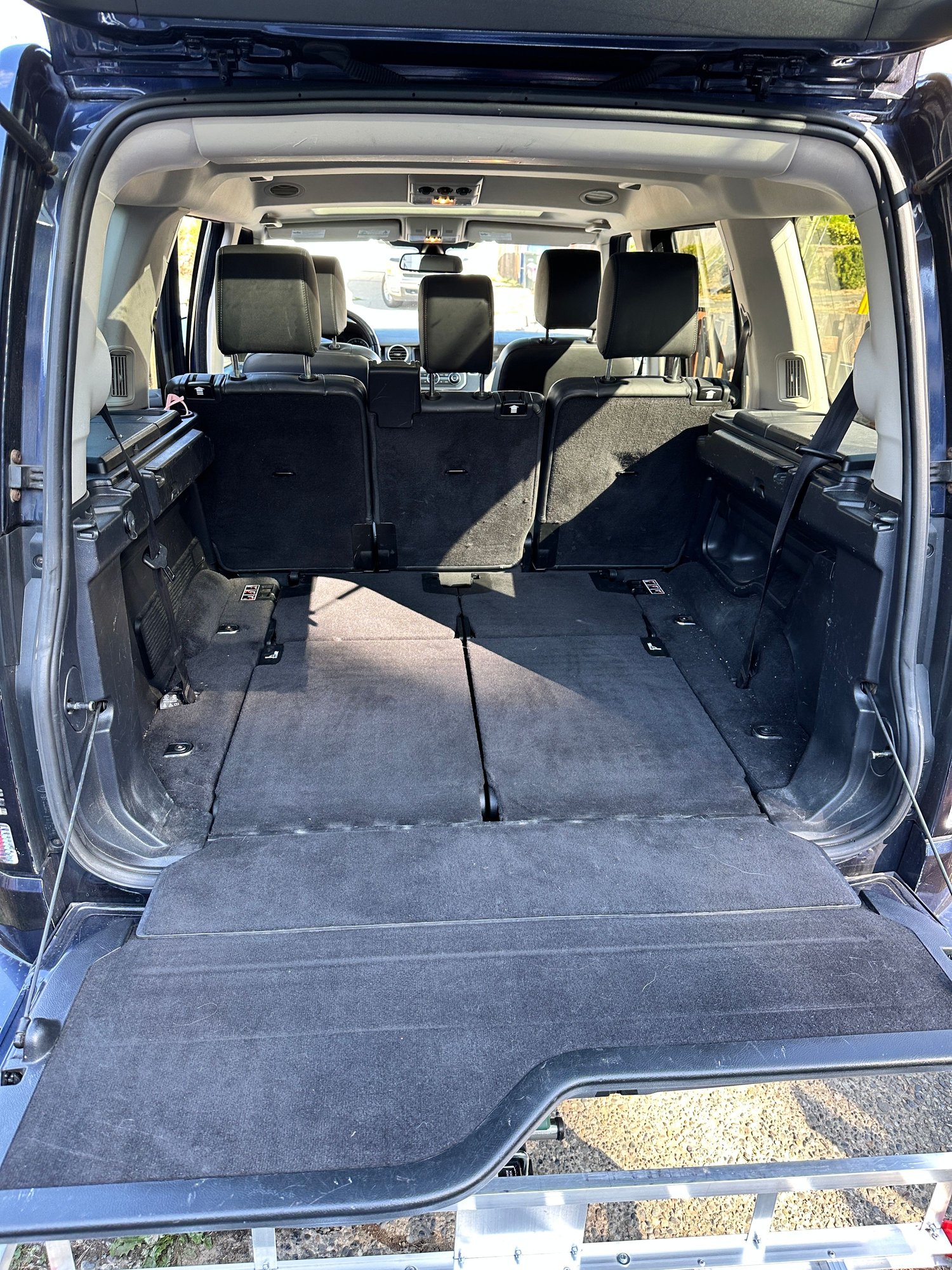 2014 Land Rover LR4 - 2014 Land Rover LR4 HSE LUX sport utility - $20,000 (Northeast Tacoma) - Used - VIN SALAK2V64EA705773 - 145,118 Miles - 6 cyl - 4WD - Automatic - SUV - Blue - Tacoma, WA 98404, United States