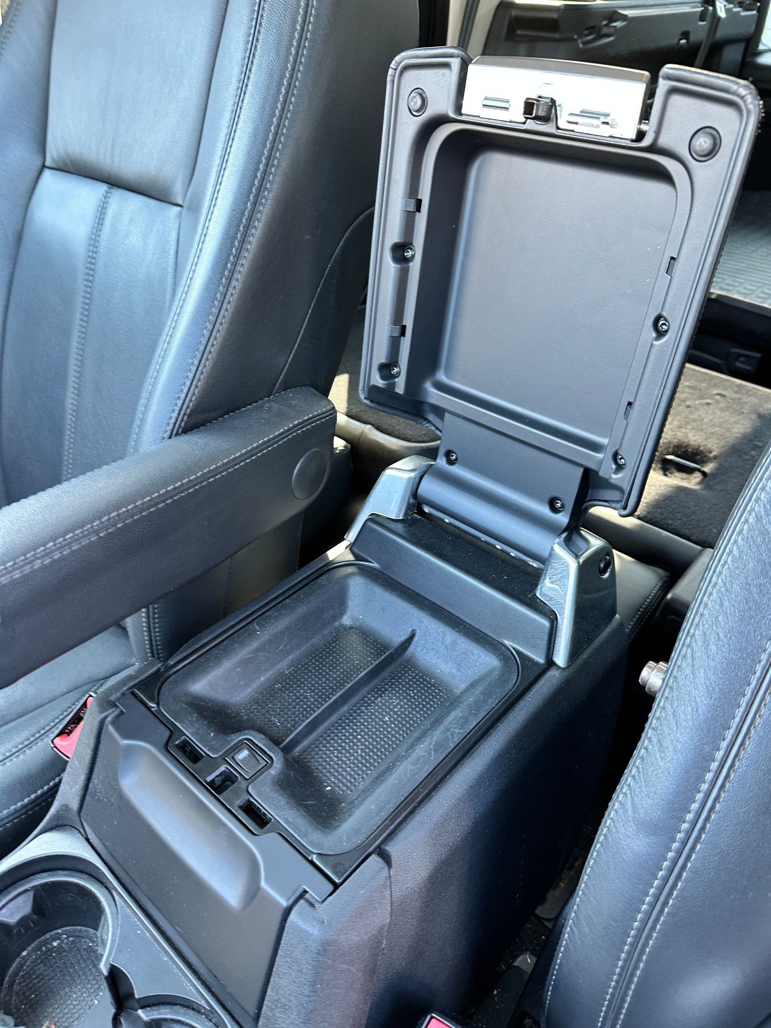 2014 Land Rover LR4 - 2014 Land Rover LR4 HSE LUX sport utility - $20,000 (Northeast Tacoma) - Used - VIN SALAK2V64EA705773 - 145,118 Miles - 6 cyl - 4WD - Automatic - SUV - Blue - Tacoma, WA 98404, United States