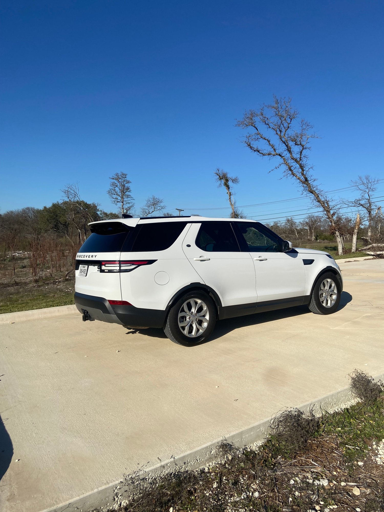 2018 Land Rover Discovery - 2018 Discovery - Used - VIN SALRG2RV9JA059386 - 75,350 Miles - 6 cyl - AWD - Automatic - SUV - White - Temple, TX 76502, United States