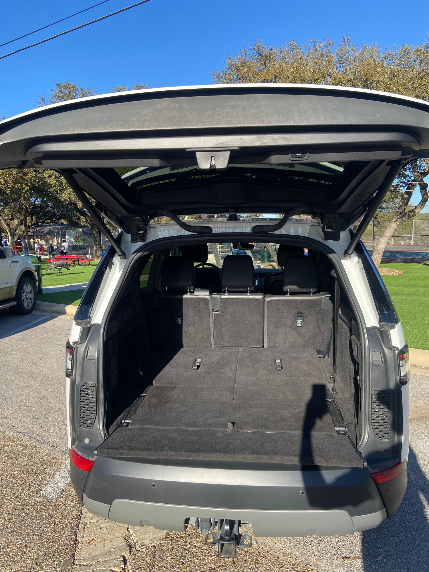 2018 Land Rover Discovery - 2018 Discovery - Used - VIN SALRG2RV9JA059386 - 75,350 Miles - 6 cyl - AWD - Automatic - SUV - White - Temple, TX 76502, United States