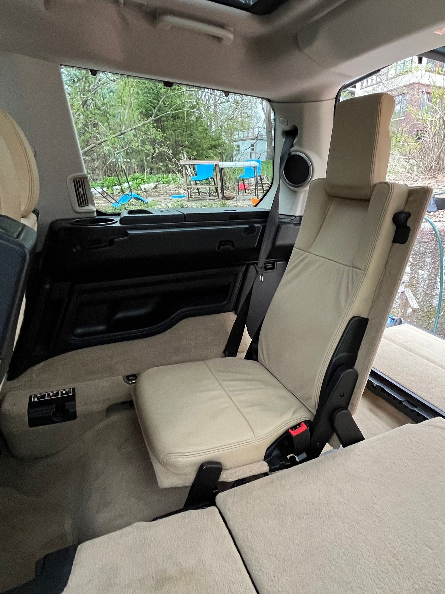 2008 Land Rover LR3 - 2008 LR3 HSE in great mechanical shape - Used - VIN SALAG25418A460581 - 116,000 Miles - 8 cyl - 4WD - Automatic - SUV - Black - Madison, WI 53706, United States