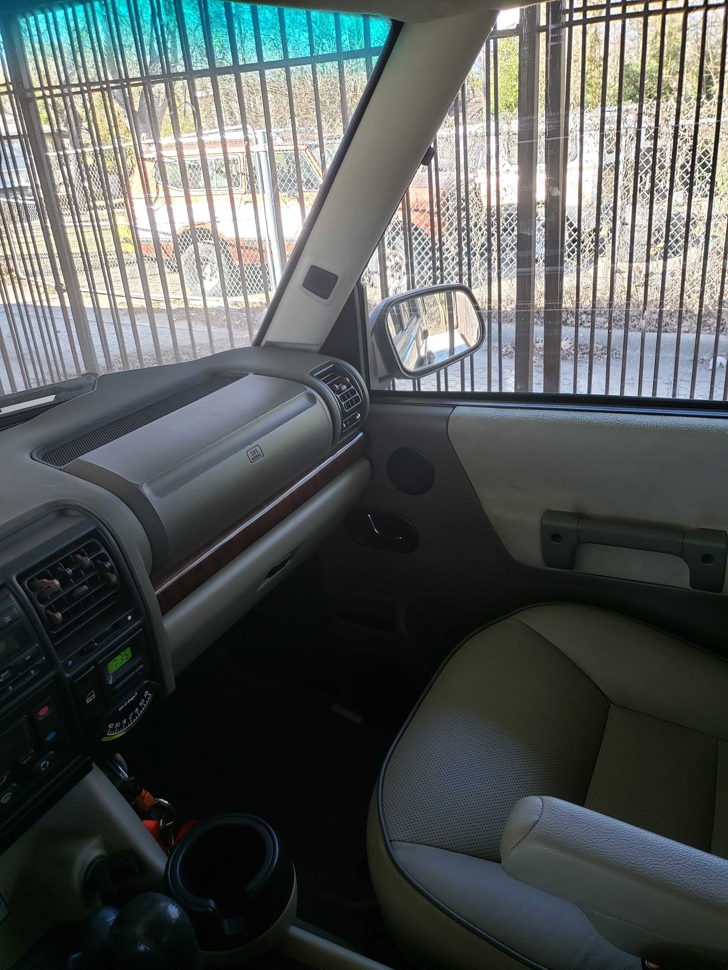 2004 Land Rover Discovery - for sale- 2004 Vienna green discovery 2 10,000 obo - Used - VIN salty19444a867895 - 143,997 Miles - 8 cyl - 4WD - Automatic - SUV - Other - Mesquite, TX 75150, United States