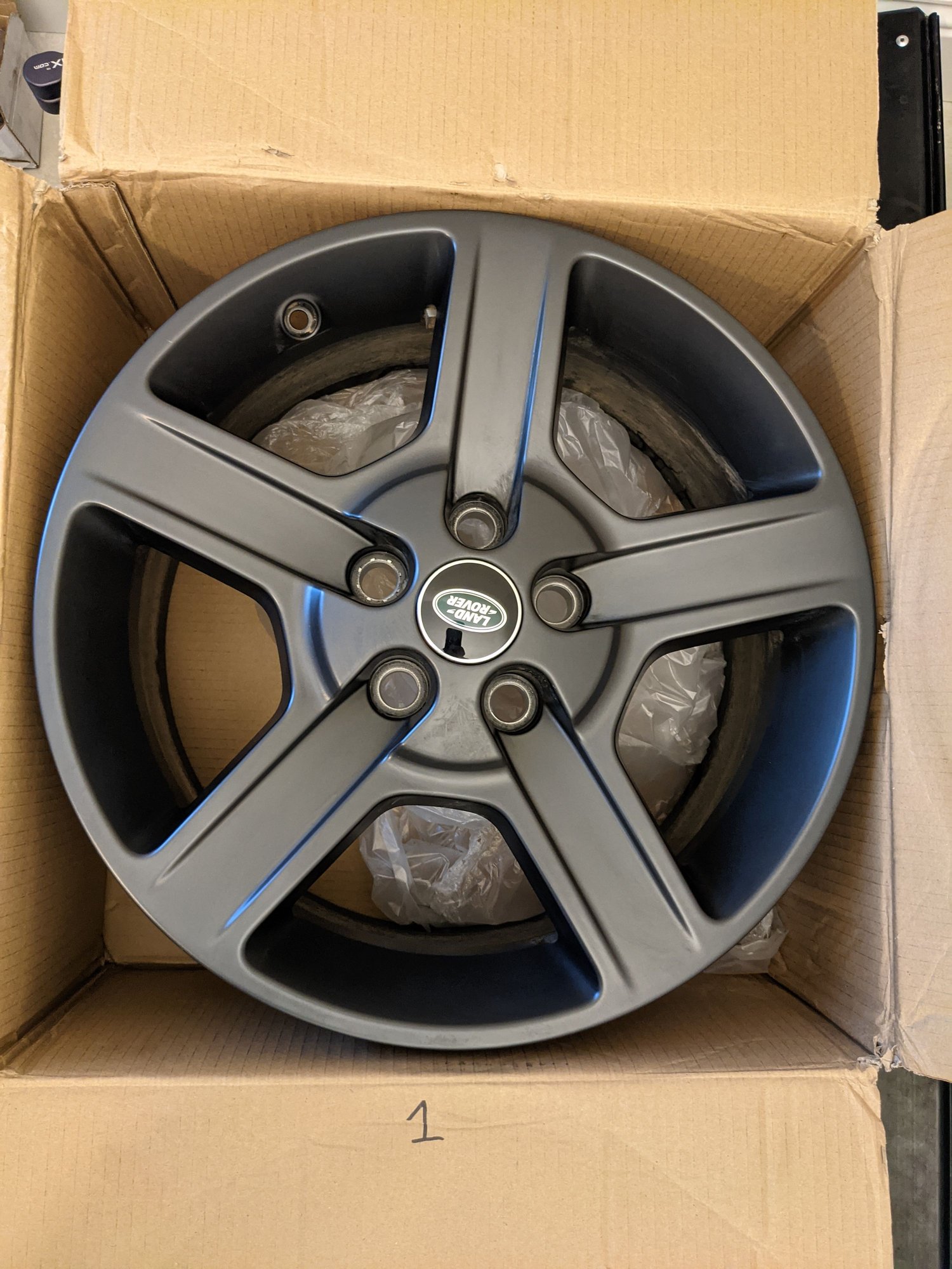 Wheels and Tires/Axles - 2021 Defender 18 alloy takeoffs - Used - 2020 to 2021 Land Rover Defender 110 - Pass Christian, MS 39571, United States