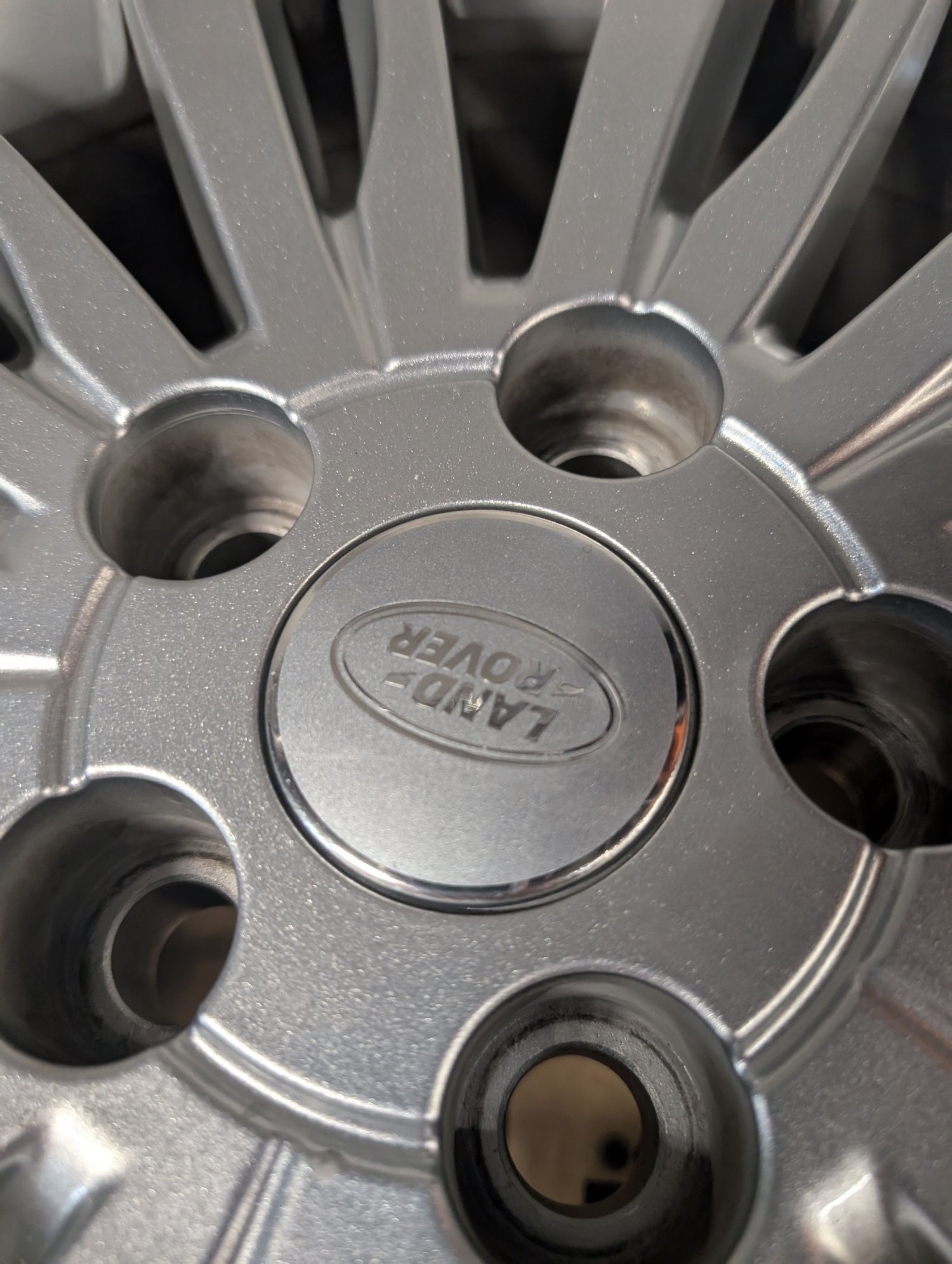 Wheels and Tires/Axles - 2017-2022 Land Rover Discovery 5 20" Wheel Set OEM LR081589 - New - 2017 to 2025 Land Rover Discovery - Austin, TX 78737, United States