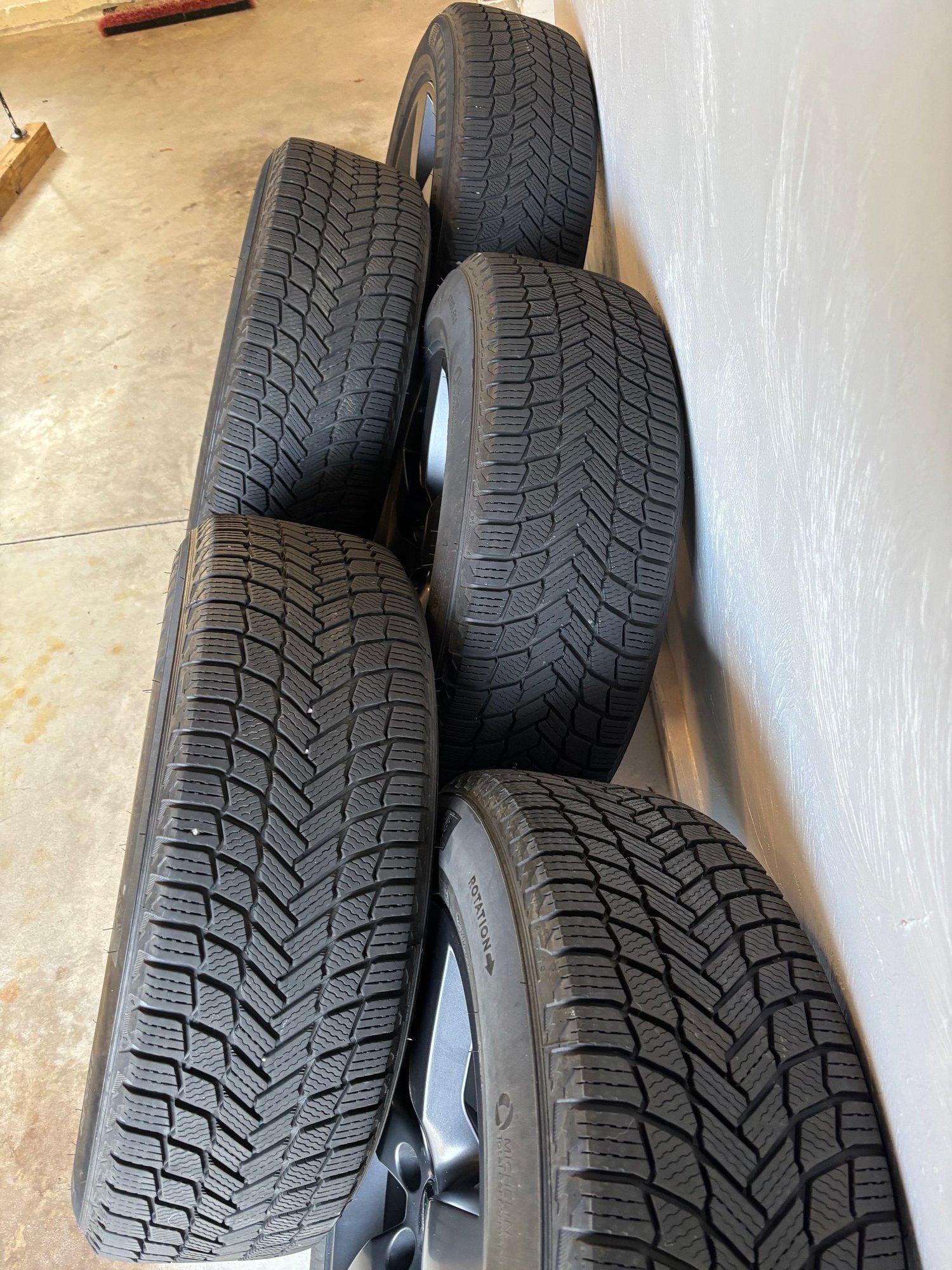 Wheels and Tires/Axles - 5 Defender Winter Tires on OEM Wheels - Used - 2020 to 2026 Land Rover Defender - Duxbury, MA 02332, United States