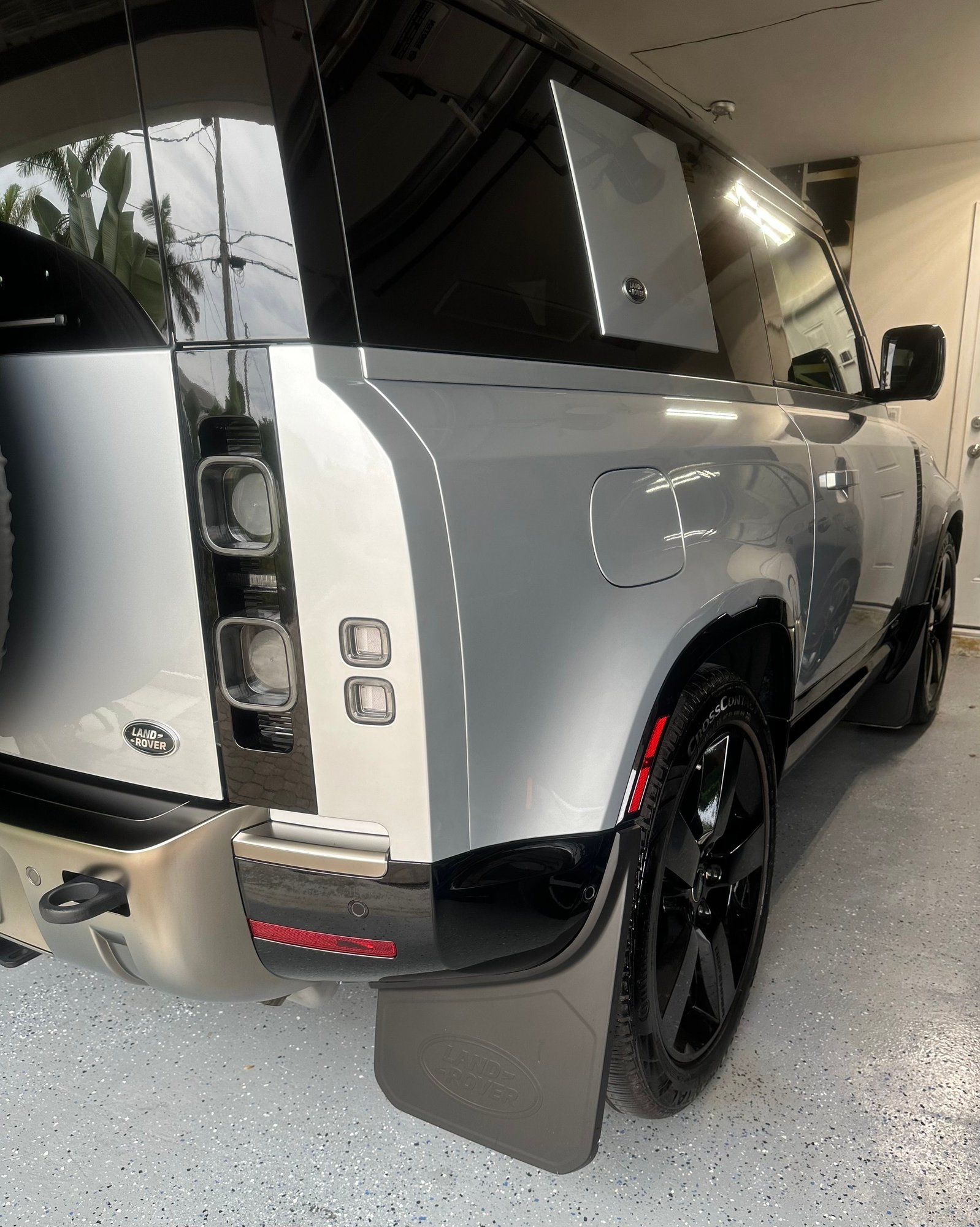 2021 Land Rover Defender - 2021 Defender 90X - Very low miles - Immaculate - Used - VIN SALEX6RU4M2052227 - 5,300 Miles - 6 cyl - SUV - Silver - Pompano Beach, FL 33062, United States