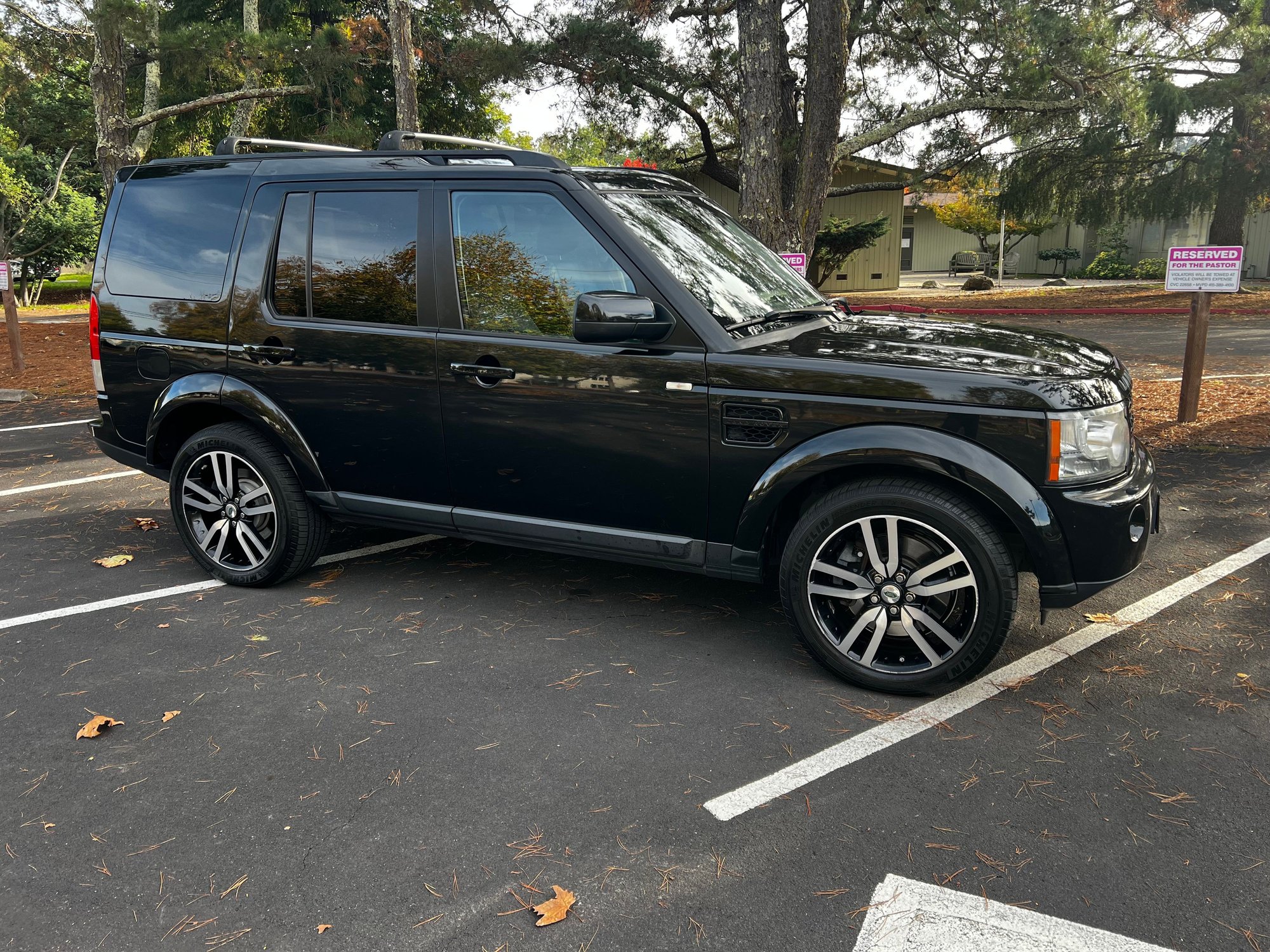 2011 Land Rover LR4 - 2011 LR4 Metropolis Black Edition for sales NorCal - Used - VIN salag2d42ba584805 - 119,000 Miles - 8 cyl - 4WD - Manual - SUV - Black - Mill Valley, CA 94941, United States